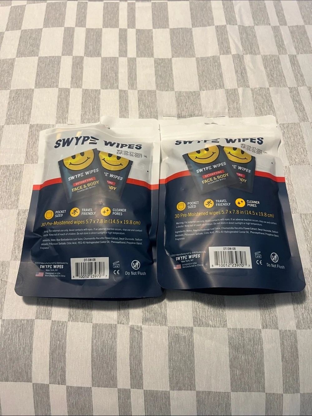 Detoxifying Face & Body Cleansing Wipes - Black/Yellow Pack of Two